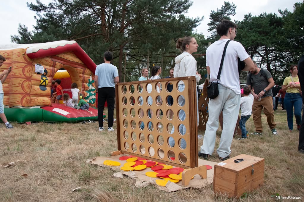 Jeu géant en bois installé par Toutangran jeux